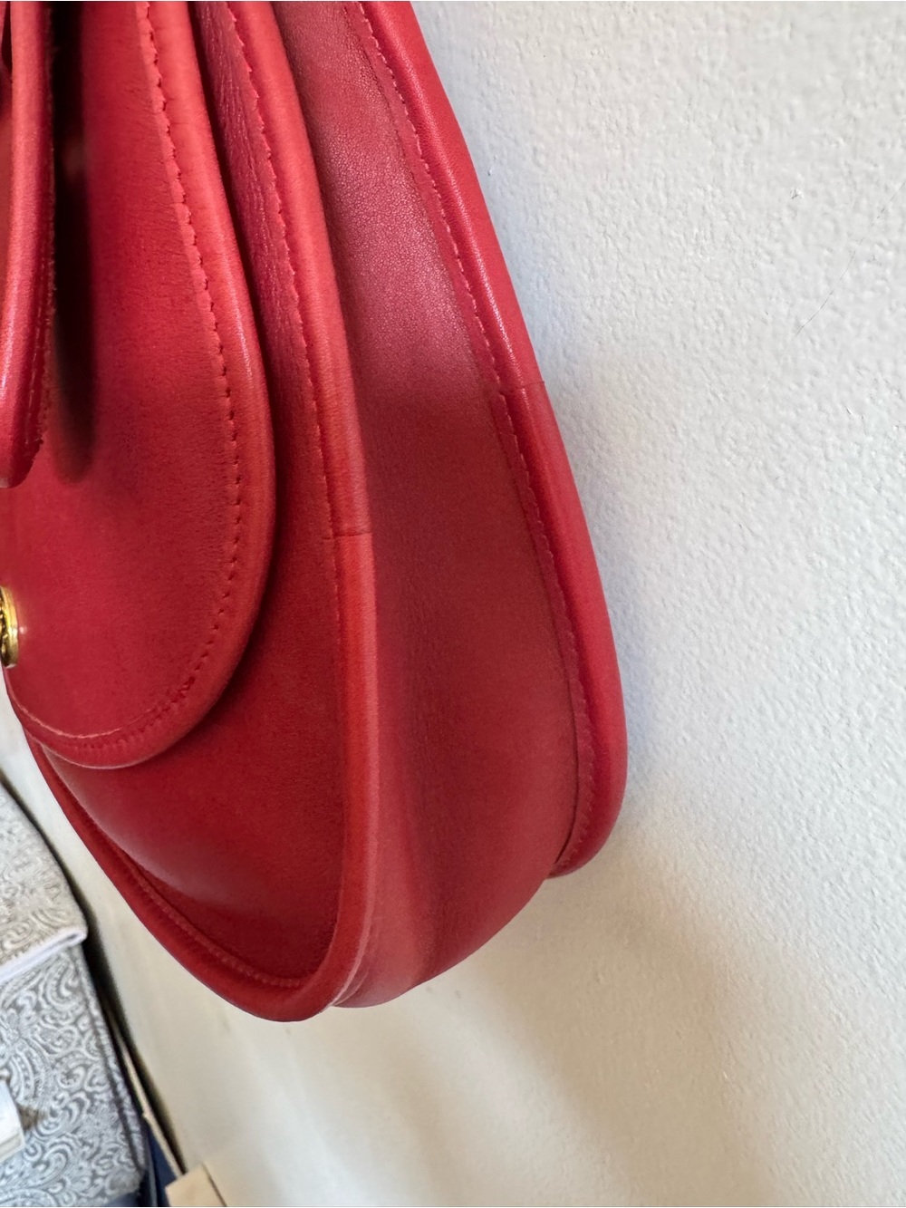 Vintage Coach Berkeley 9988 Red Leather Saddle Bag Brass Hardware Crossbody 90s - Picture 7 of 16